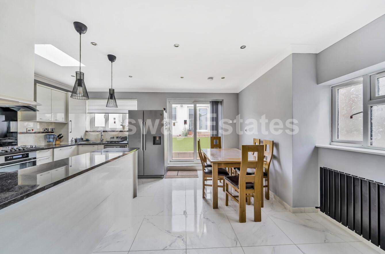 Fairmead Crescent, Edgware